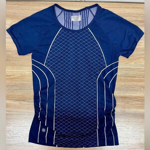 Athleta Finish Fast Line Tee in Navy/White - SIZE M